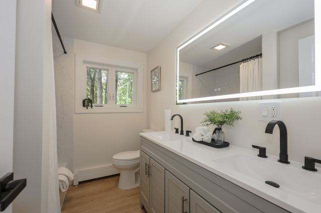 24 Mountain Road, Raymond, NH 03077