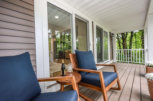24 Mountain Road, Raymond, NH 03077