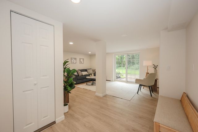 24 Mountain Road, Raymond, NH 03077