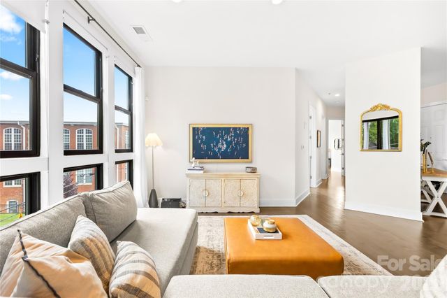 501 E 37th Street E, Charlotte, NC 28205