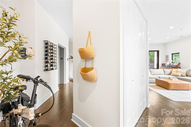 501 E 37th Street E, Charlotte, NC 28205