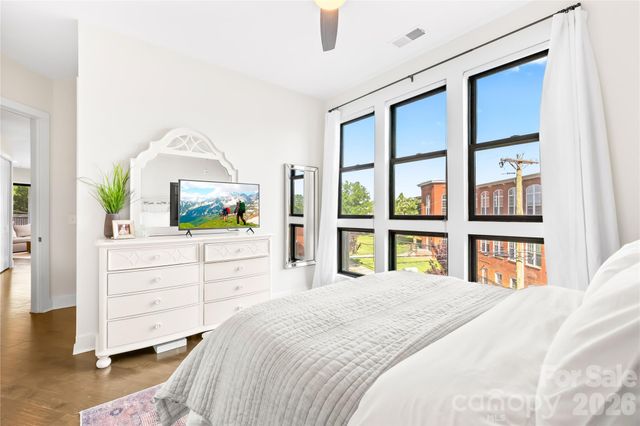 501 E 37th Street E, Charlotte, NC 28205