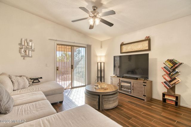 2360 W Golden Hills Road, Tucson, AZ 85745