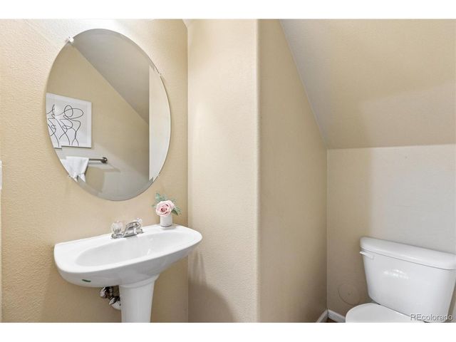 8391 Stonybridge Cir, Highlands Ranch, CO 80126