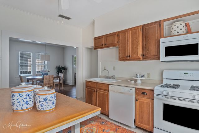 935 Elmwood Street, Shreveport, LA 71104