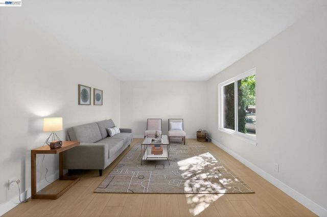 3825 Brockton Dr, Pleasanton, CA 94588