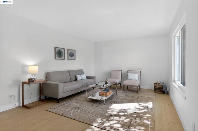 3825 Brockton Dr, Pleasanton, CA 94588