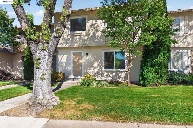 3825 Brockton Dr, Pleasanton, CA 94588