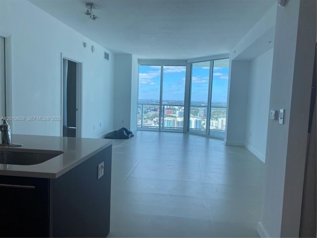 1900 N Bayshore Dr 3216, Miami, FL 33132