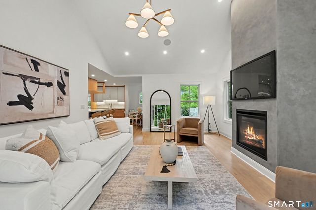4 Sachem Lane, Greenwich, CT 06830