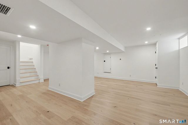 4 Sachem Lane, Greenwich, CT 06830