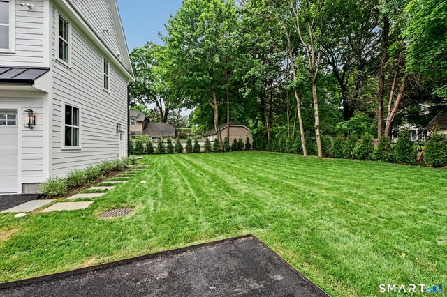 4 Sachem Lane, Greenwich, CT 06830