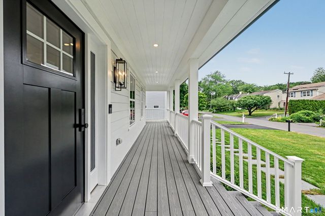 4 Sachem Lane, Greenwich, CT 06830