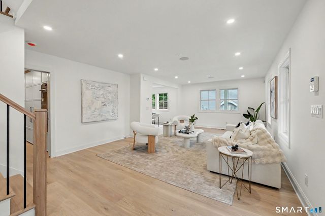 4 Sachem Lane, Greenwich, CT 06830
