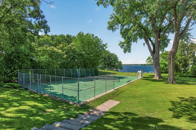 40 Dellwood Avenue, Dellwood, MN 55110