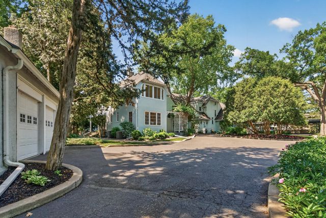 40 Dellwood Avenue, Dellwood, MN 55110