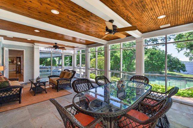 40 Dellwood Avenue, Dellwood, MN 55110