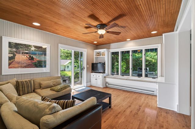 40 Dellwood Avenue, Dellwood, MN 55110