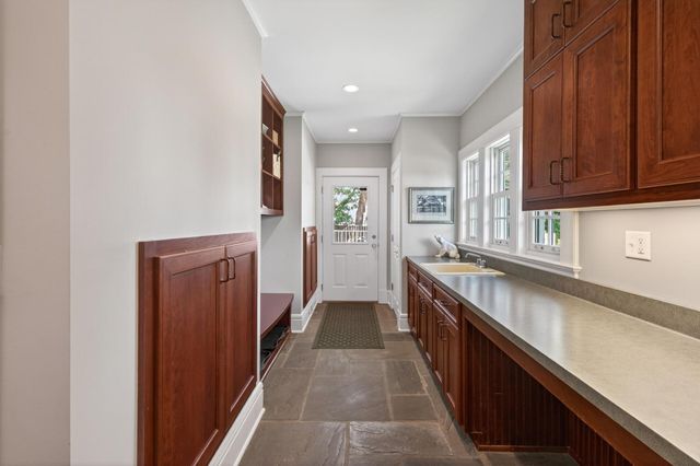40 Dellwood Avenue, Dellwood, MN 55110