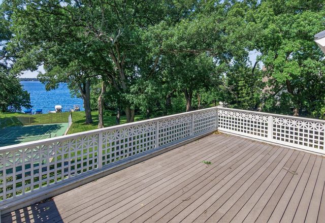 40 Dellwood Avenue, Dellwood, MN 55110
