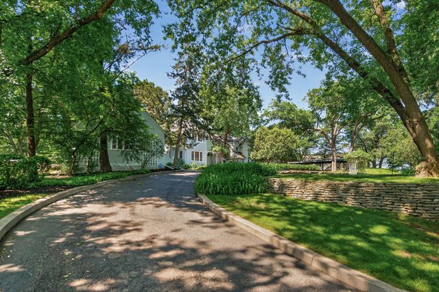 40 Dellwood Avenue, Dellwood, MN 55110