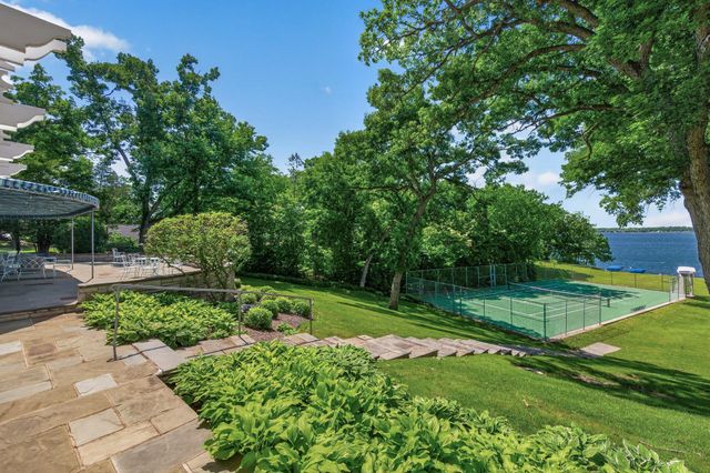 40 Dellwood Avenue, Dellwood, MN 55110