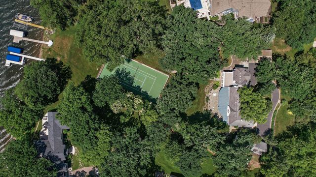 40 Dellwood Avenue, Dellwood, MN 55110