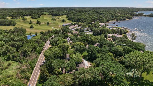 40 Dellwood Avenue, Dellwood, MN 55110