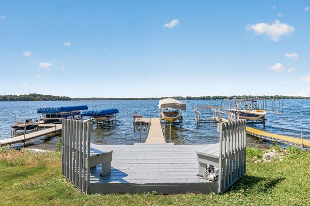 40 Dellwood Avenue, Dellwood, MN 55110