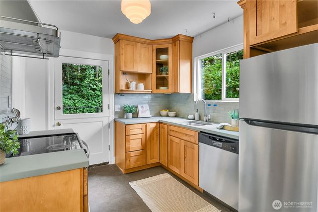 3016 S Edmunds Street, Seattle, WA 98108