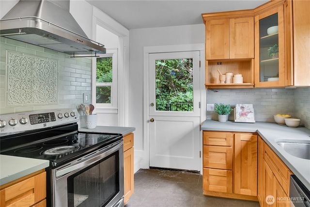 3016 S Edmunds Street, Seattle, WA 98108