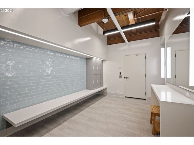 2221 Sw 1ST Ave 1622, Portland, OR 97201