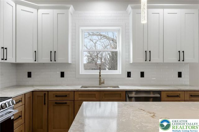 1330 Lincoln Street, North Catasauqua Bor, PA 18032