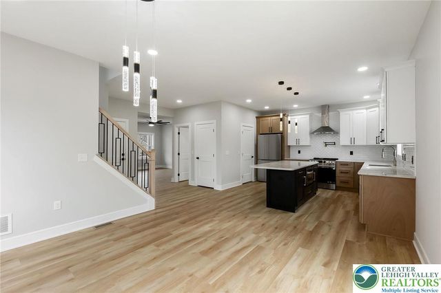 1330 Lincoln Street, North Catasauqua Bor, PA 18032