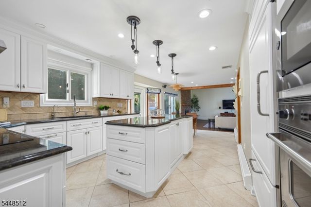 9 Revere Ct, Randolph Twp., NJ 07869