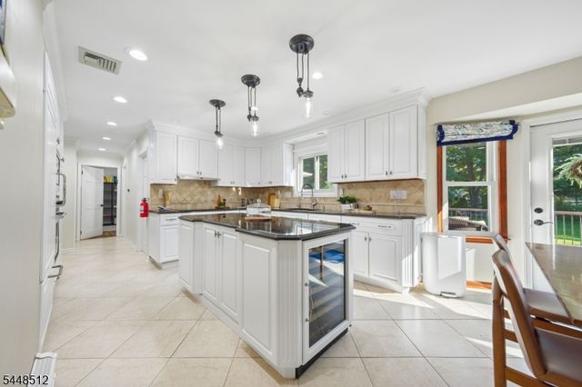 9 Revere Ct, Randolph Twp., NJ 07869