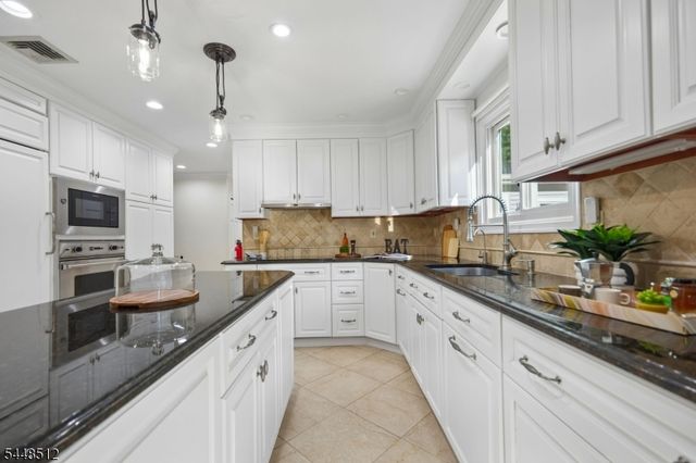 9 Revere Ct, Randolph Twp., NJ 07869