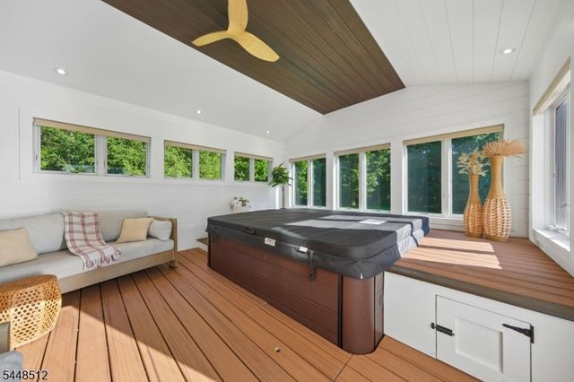 9 Revere Ct, Randolph Twp., NJ 07869