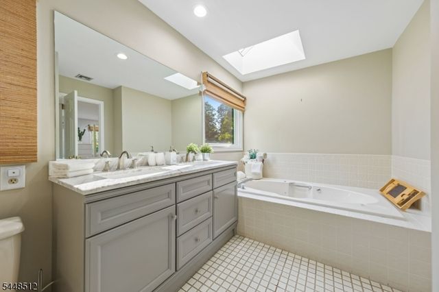 9 Revere Ct, Randolph Twp., NJ 07869