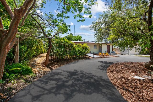 1718 SE 14th Street, Fort Lauderdale, FL 33316
