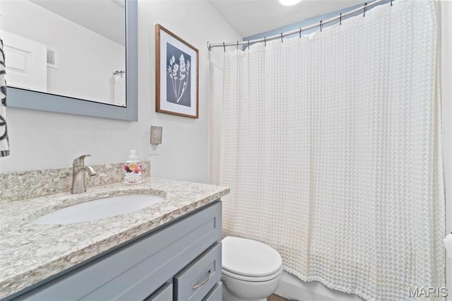 9401 Sophine Lane, St Louis, MO 63123