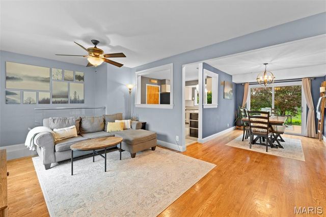 9401 Sophine Lane, St Louis, MO 63123