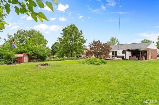 9401 Sophine Lane, St Louis, MO 63123