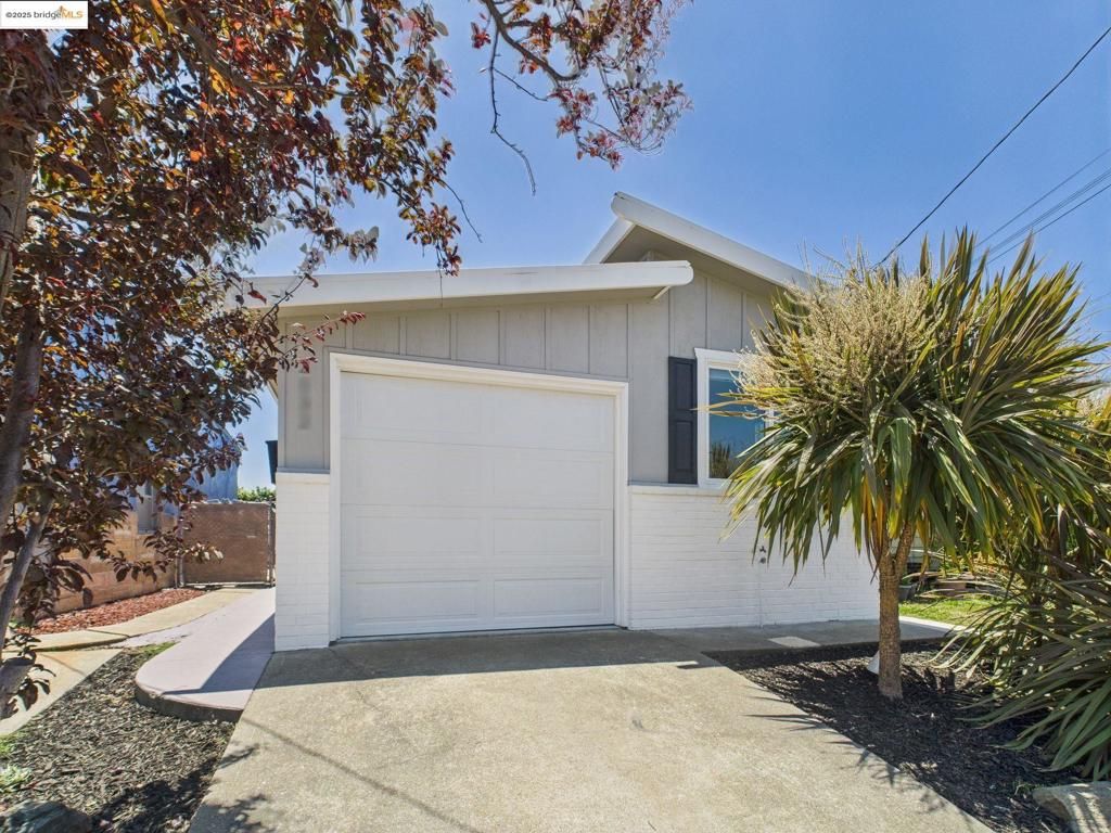 2532 Lincoln Ave, Richmond, CA 94804