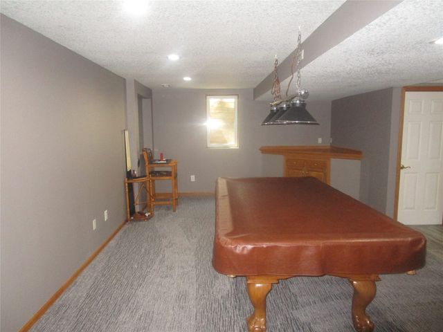 13328 Rocklyn Drive, Urbandale, IA 50323