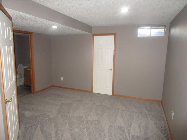 13328 Rocklyn Drive, Urbandale, IA 50323