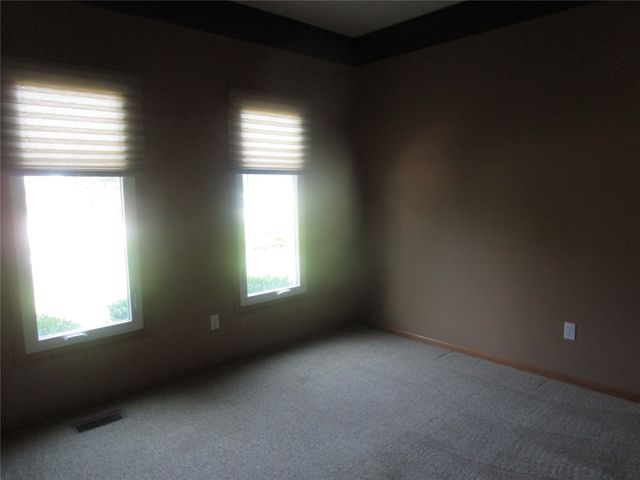 13328 Rocklyn Drive, Urbandale, IA 50323