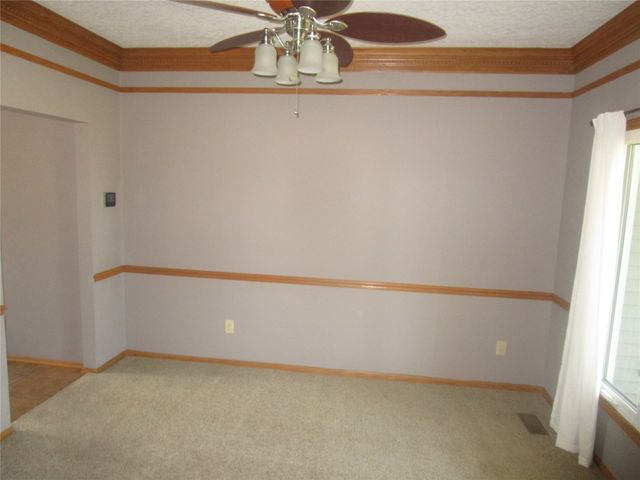 13328 Rocklyn Drive, Urbandale, IA 50323