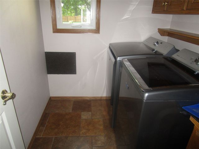 13328 Rocklyn Drive, Urbandale, IA 50323