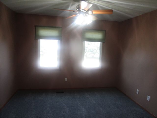 13328 Rocklyn Drive, Urbandale, IA 50323